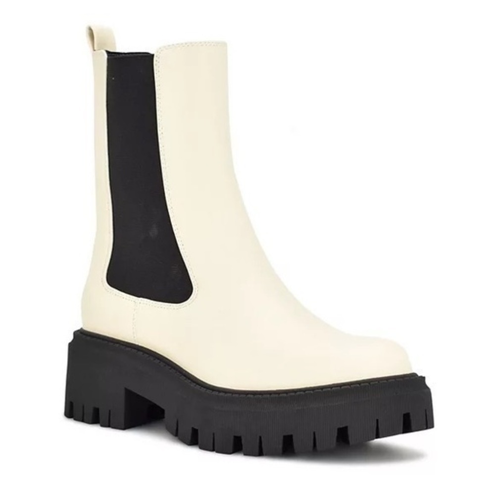 Chelsea Boot - Picture 2 of 6